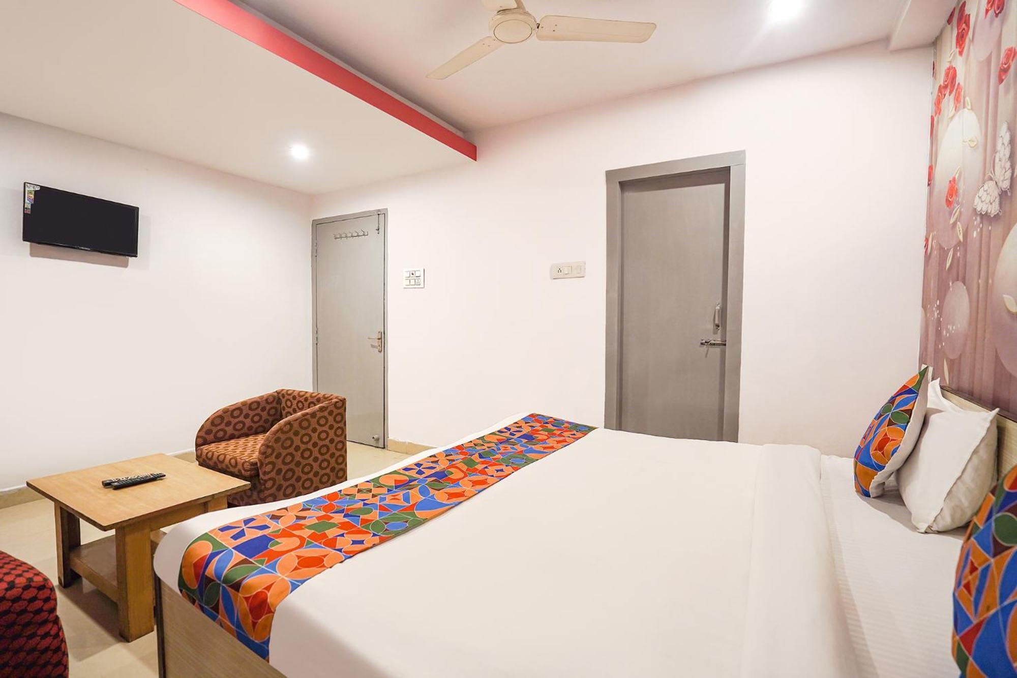 Fabexpress R Inn - Nr Prayagraj Railway Station Muthiganj Exterior photo