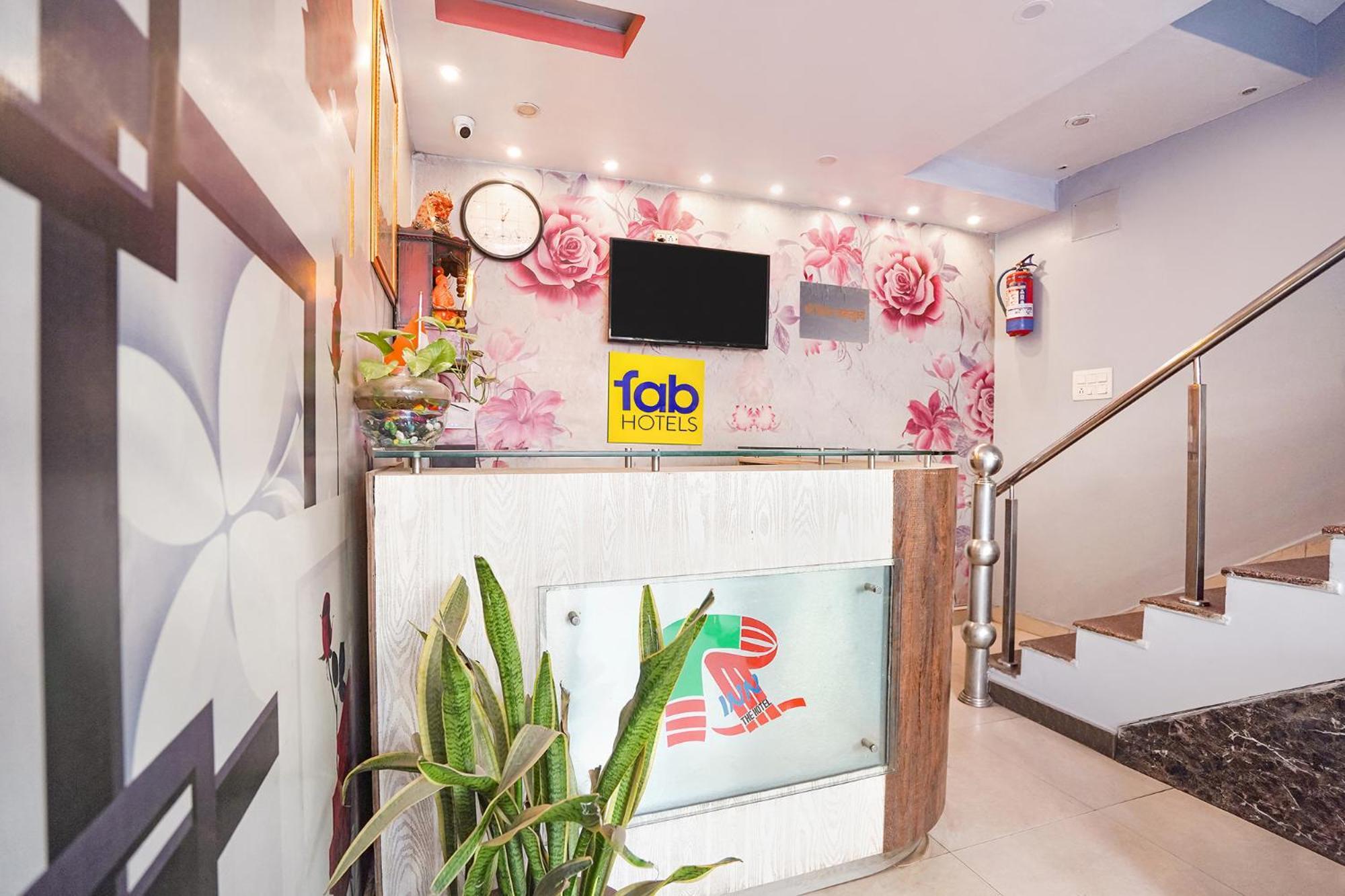 Fabexpress R Inn - Nr Prayagraj Railway Station Muthiganj Exterior photo
